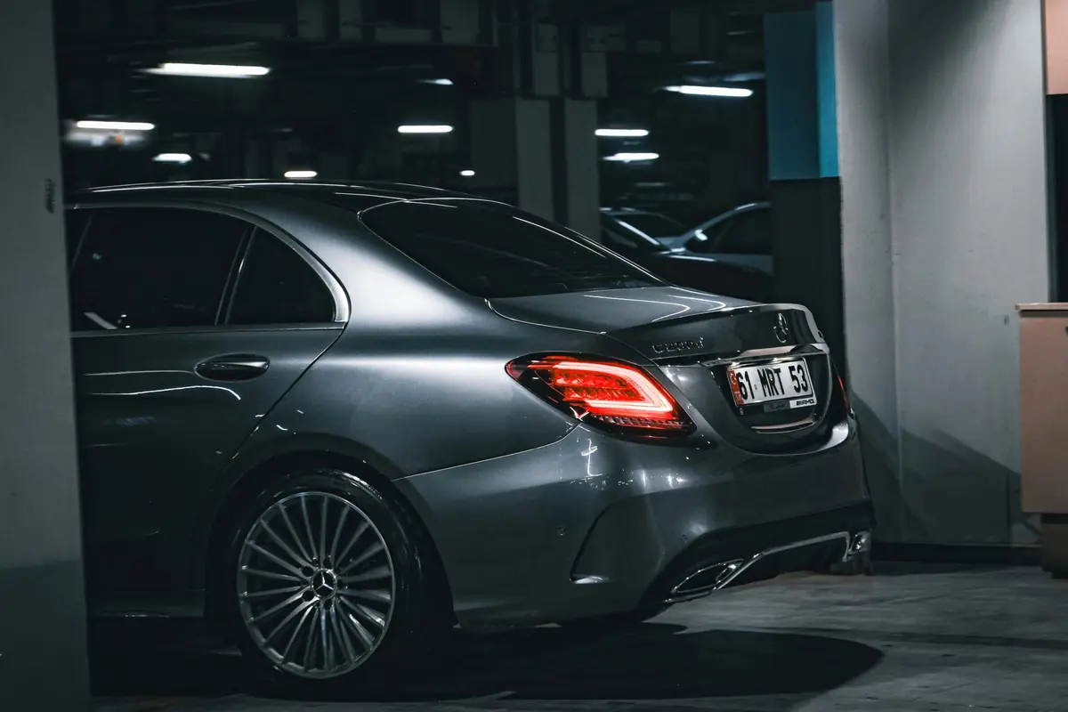 Mercedes-Benz sedan – VIP letiskový transfer